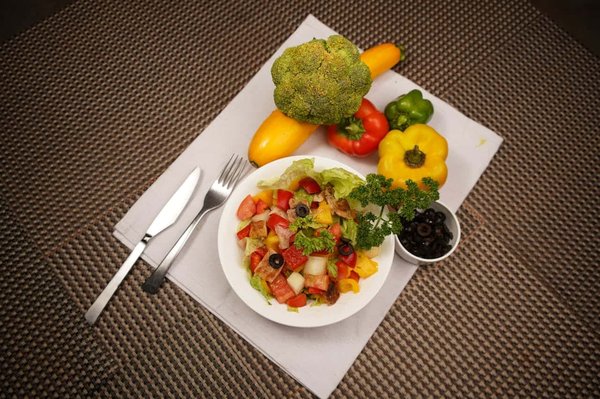 Quelles astuces pour planifier des repas hebdomadaires équilibrés pour une famille végétarienne?